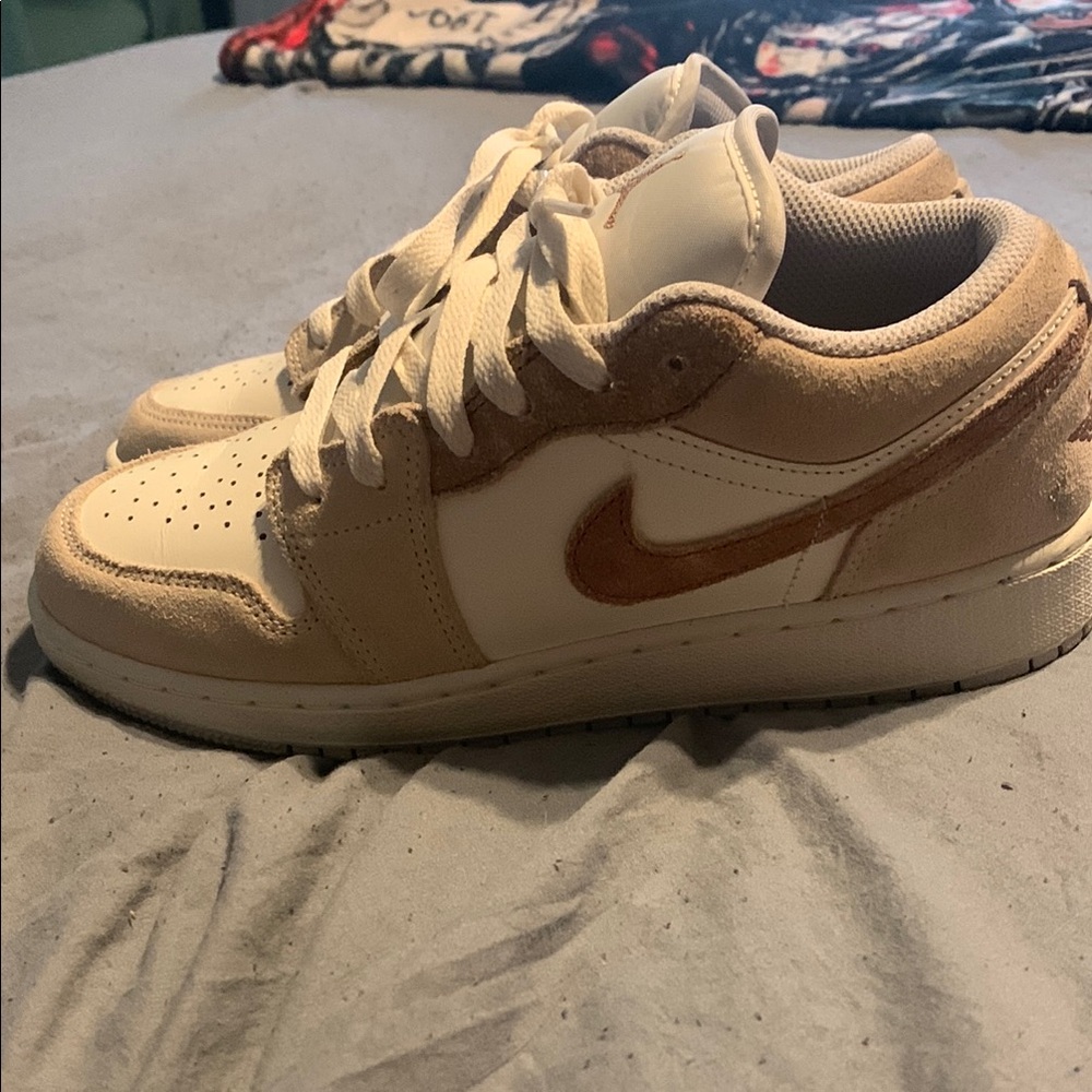 Jordan One Low Khaki and brown size 5.5Y or 7W